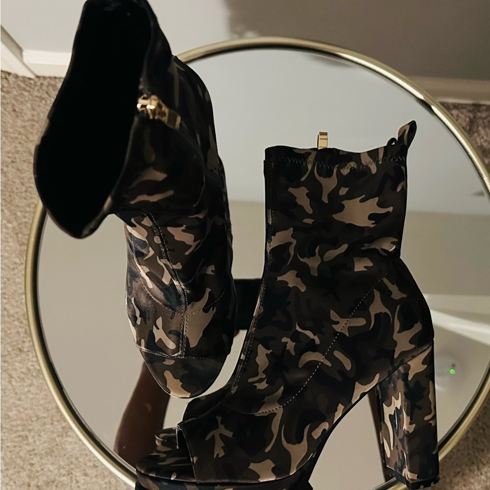 Chic short boot